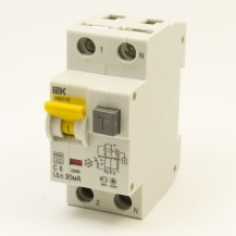 Автоматический выключатель диф. тока IEK АВДТ32 C20 30мА 